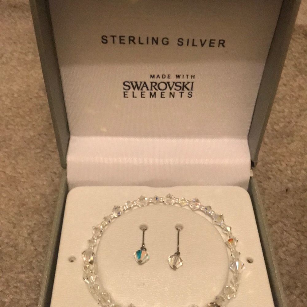 Swarovski Earnings/Bracelet Set
